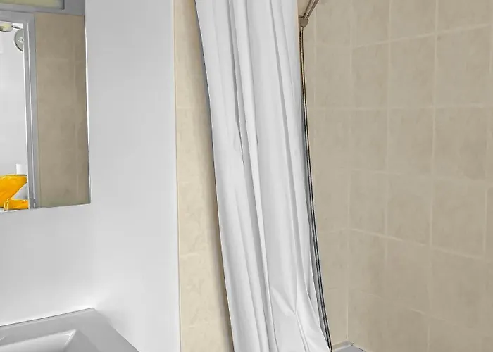 Douillet A Deauville 5p *